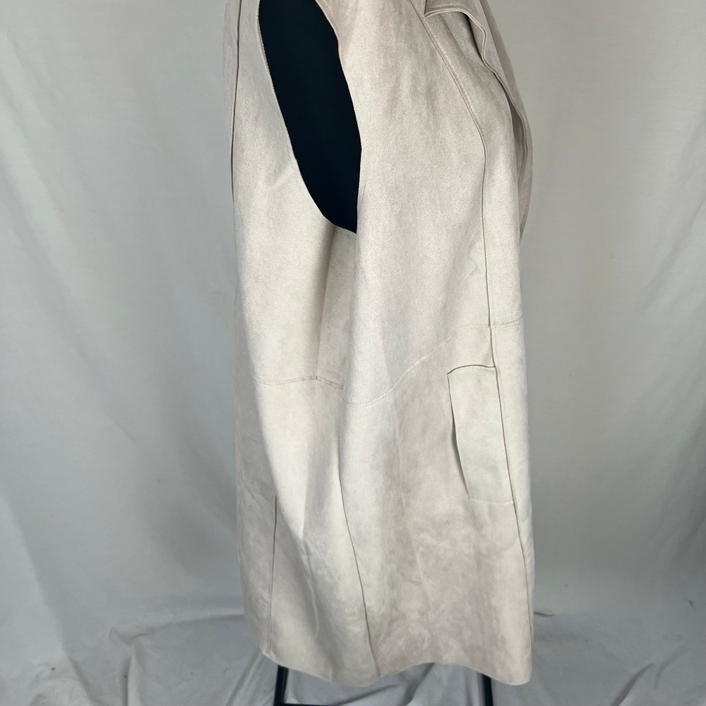 Tahari Faux Leather vest size 2X NWT - Picture 4 of 9